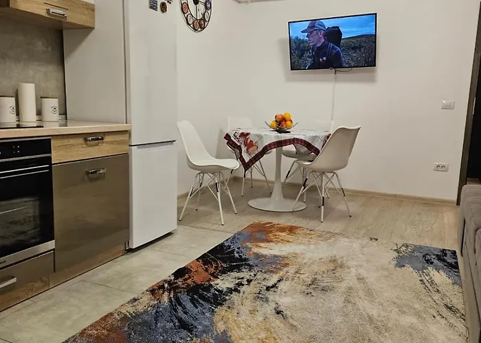 Bianca, In Complex Rezidential Grandis *